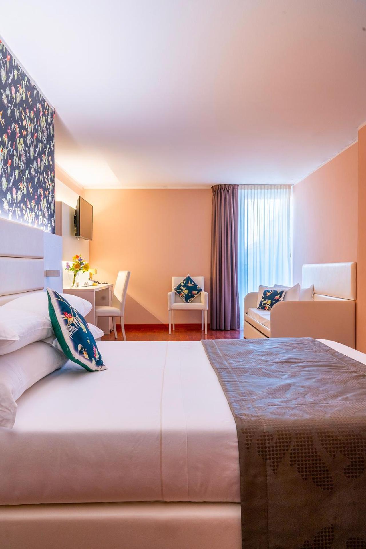 Hotel Formula Int. & Puravita Spa Розолина Экстерьер фото