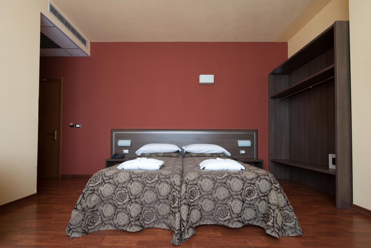 Hotel Formula Int. & Puravita Spa Розолина Экстерьер фото