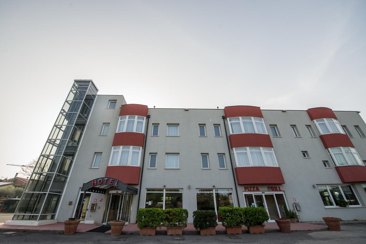 Hotel Formula Int. & Puravita Spa Розолина Экстерьер фото